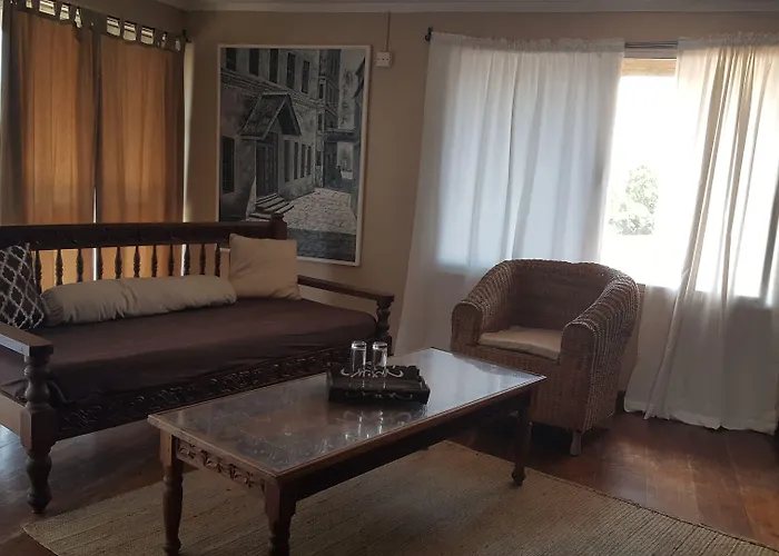 Q2 Bar & Guesthouse