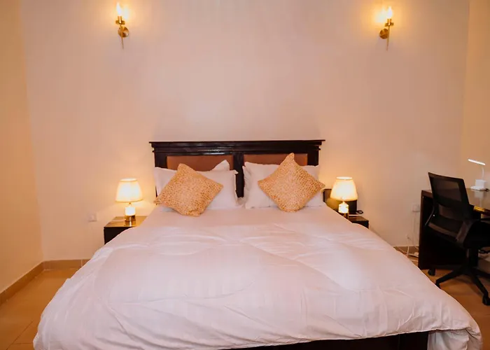 Prevail Apartment-3 Bedrooms, Family Friendly, Swimming Pool, Bathtub, Near Beach