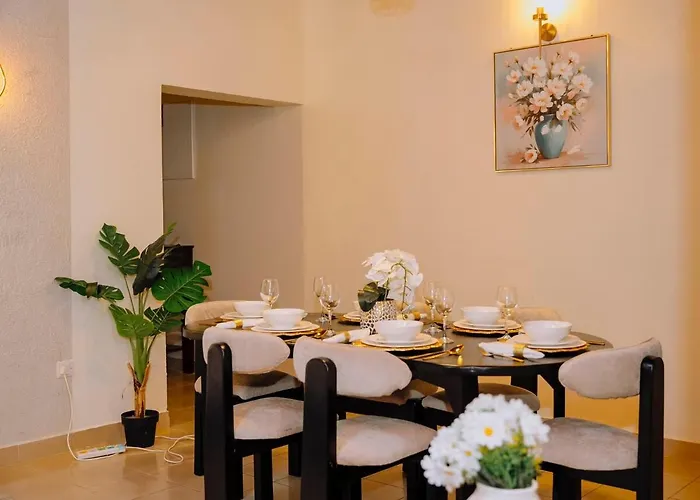 Prevail Apartment-3 Bedrooms, Family Friendly, Swimming Pool, Bathtub, Near Beach